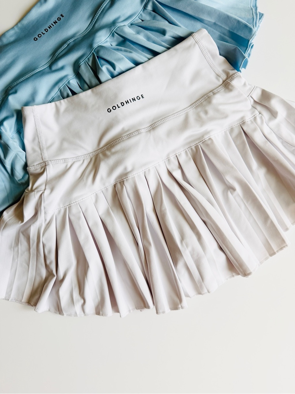 2PCS Gold Hinge XS light blue and white high rise pleated mini skirt set - Picture 2 of 6
